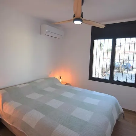 Holiday home 399-casa Moderna Con Amarre 14m Y Piscina Privada Empuriabrava