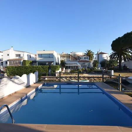 399-casa Moderna Con Amarre 14m Y Piscina Privada Holiday home Empuriabrava