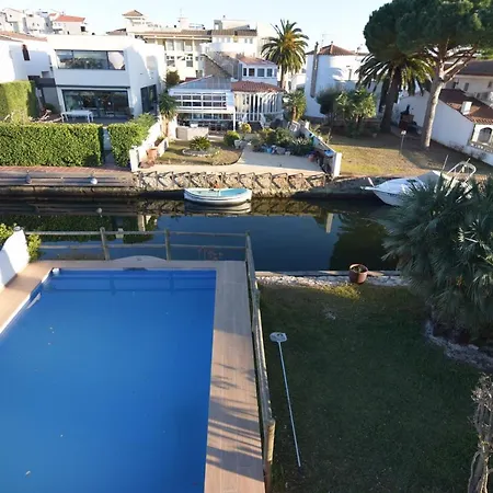 Holiday home 399-casa Moderna Con Amarre 14m Y Piscina Privada